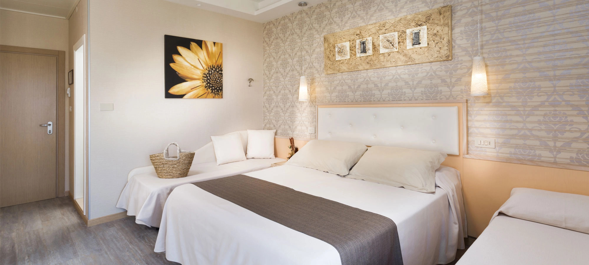 media.Slide-Camera-Quadrupla-02-Hotel-York-Riccione