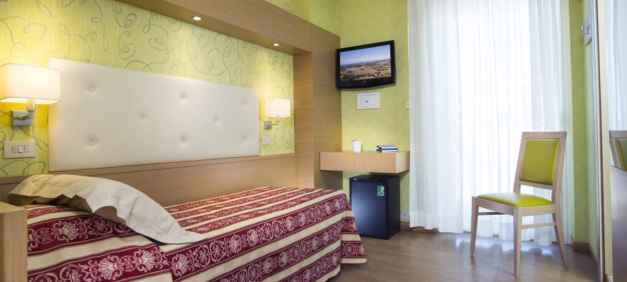 media.Slide-Camera-Singola-con-balcone-01-Hotel-York-Riccione