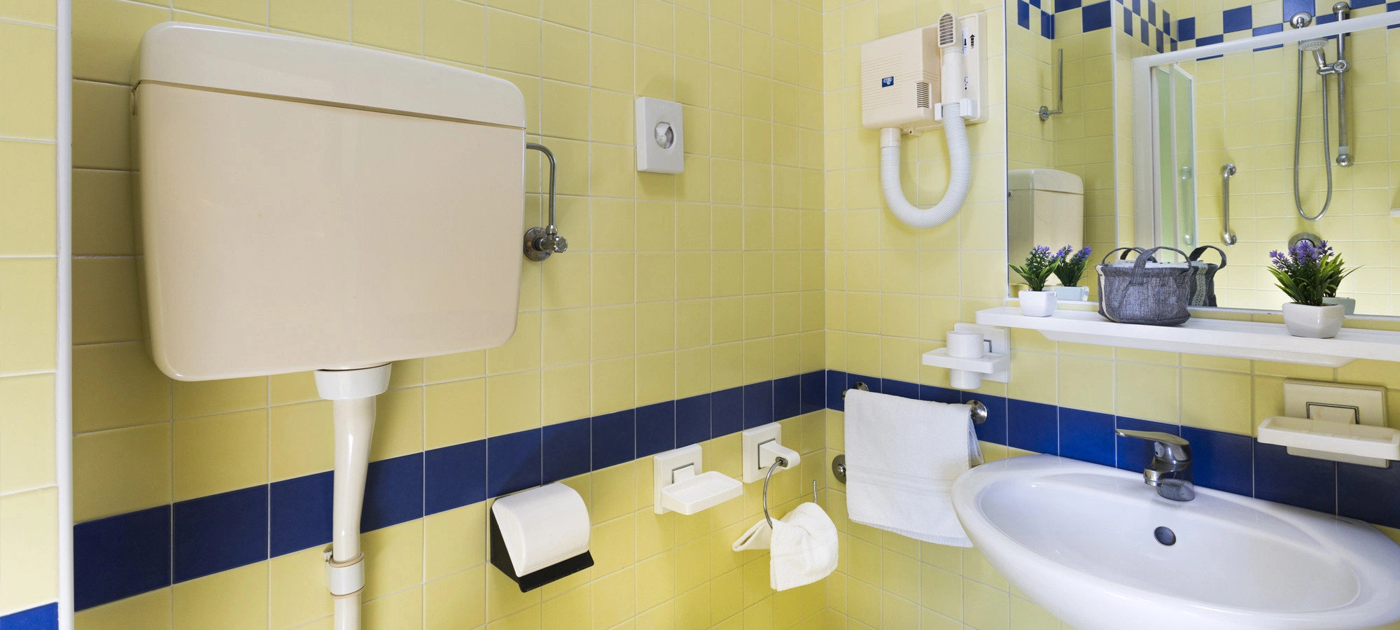 media.Slide-Camera-Singola-con-balcone-02-Hotel-York-Riccione