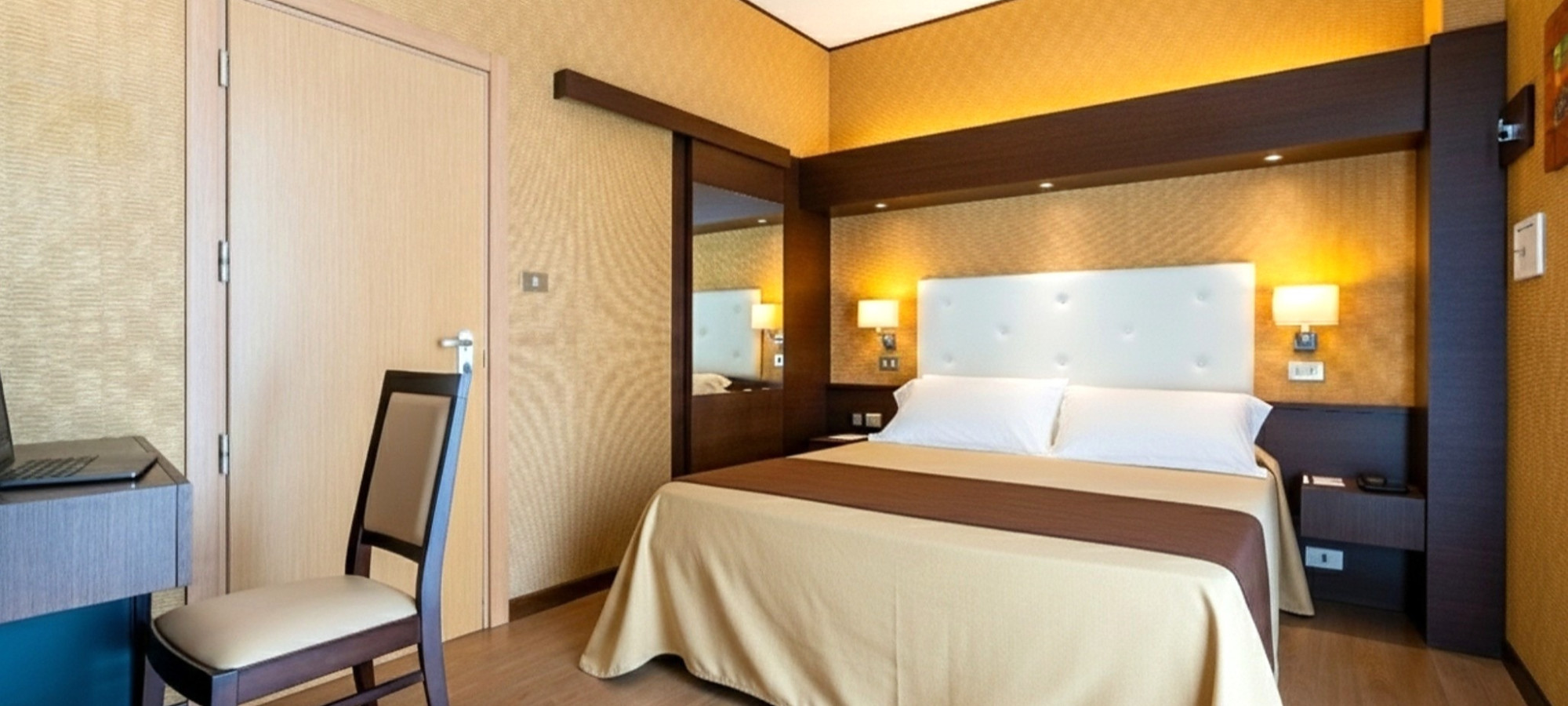 media.HotelYork_room_site_max1mb_2
