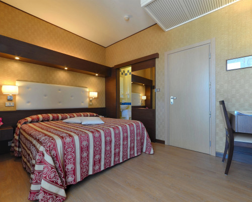 media.Slide-Camera-Doppia-01-Hotel-York-Riccione