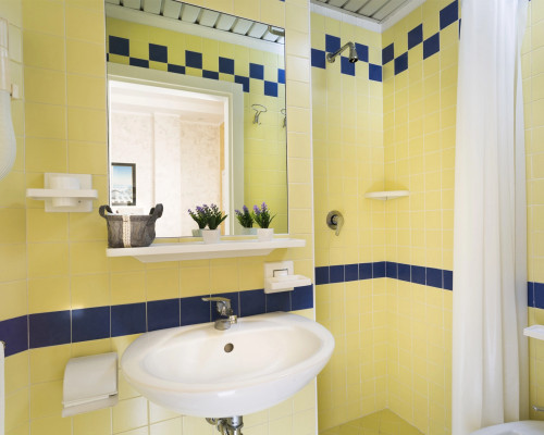 media.Slide-Camera-Singola-con-finestra-02-Hotel-York-Riccione