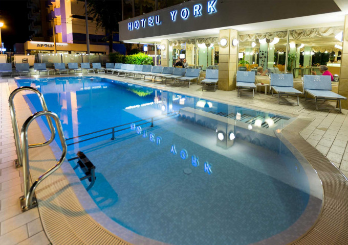 media.Slide-Piscina-03-Hotel-York-Riccione