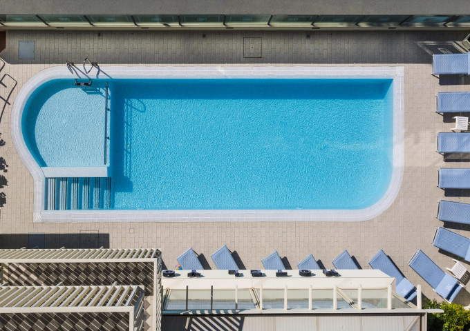 media.Slide-Piscina-02-Hotel-York-Riccione