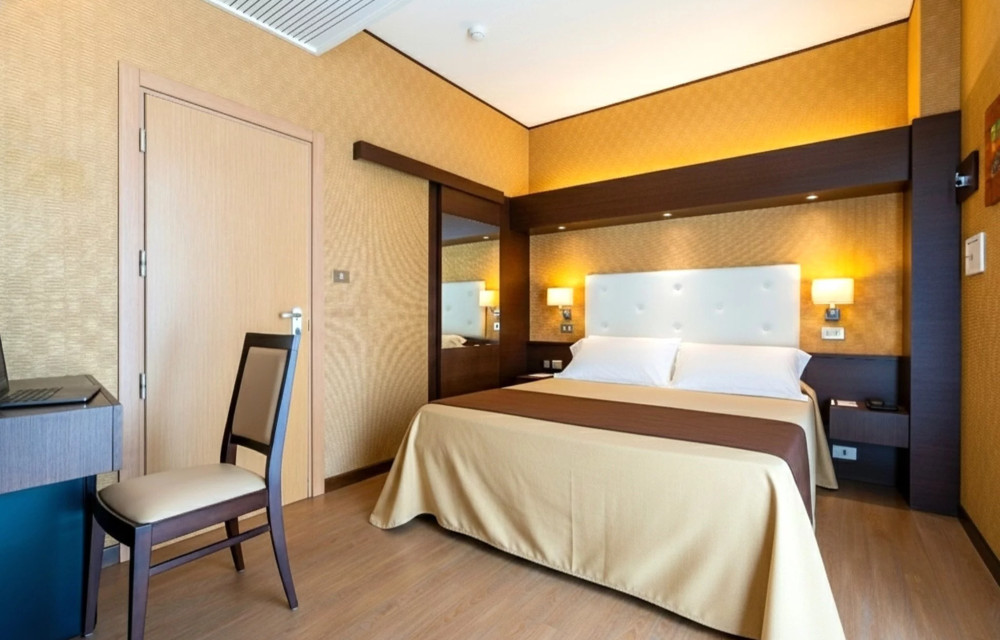 media.HotelYork_room_site_max1mb_2