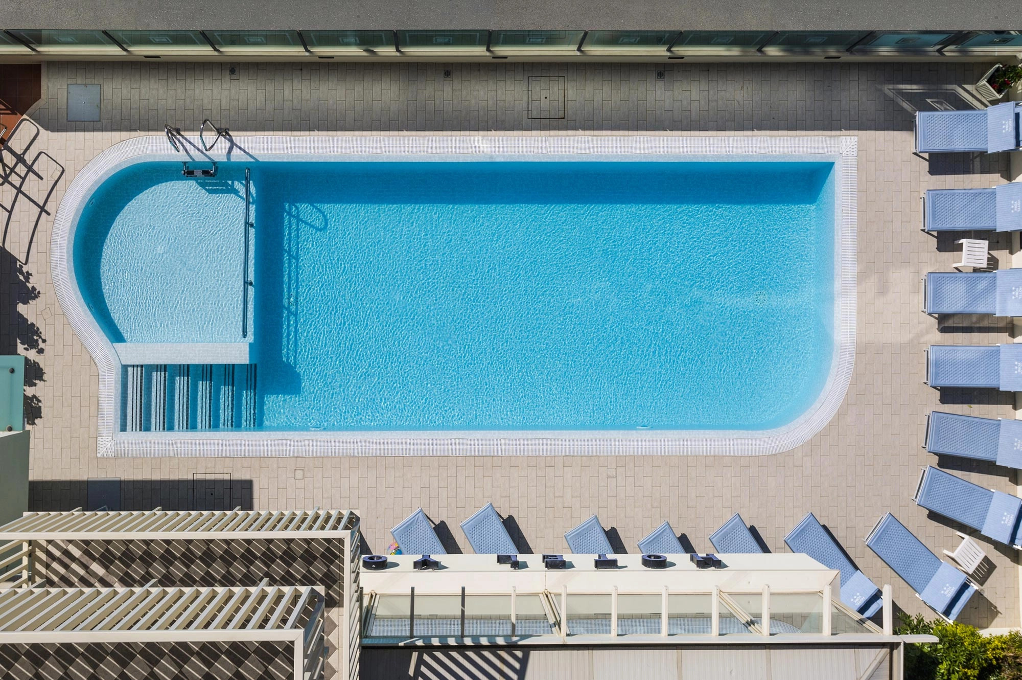 media.Slide-Piscina-02-Hotel-York-Riccione